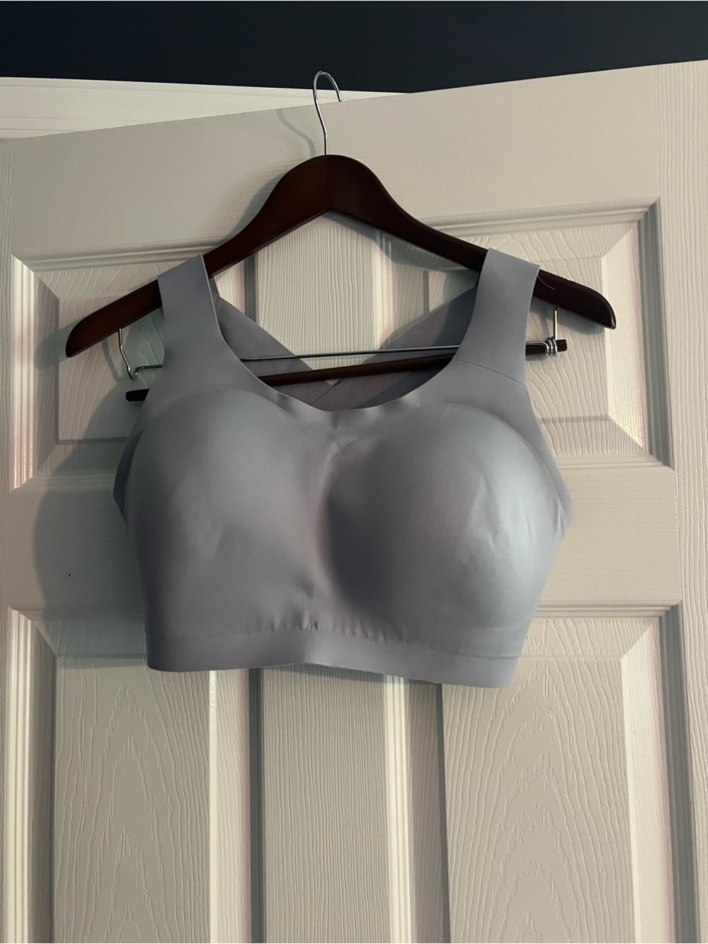 Lululemon Enlite Sports Bra, size 36DD and lavender color.